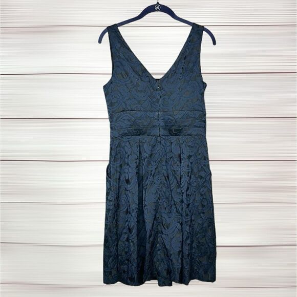 Lauren Ralph Lauren Navy Blue Lace Fit-and-Flare Sleeveless Dress V-neck 8 - Picture 7 of 13